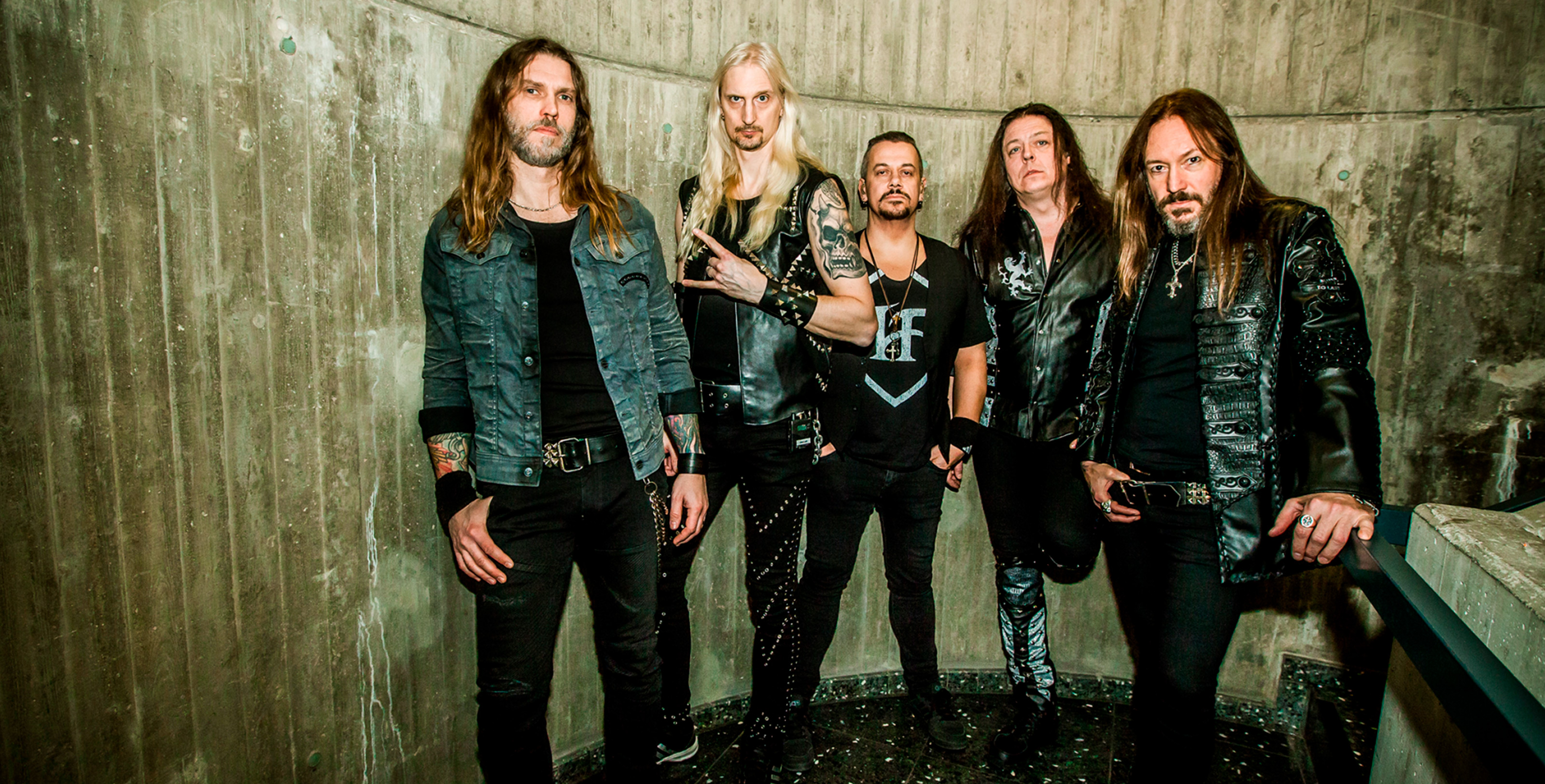 HAMMERFALL ENVOIE DU LOURD MAIS VOYAGE LÉGER AVEC LE DL32R MACKIE